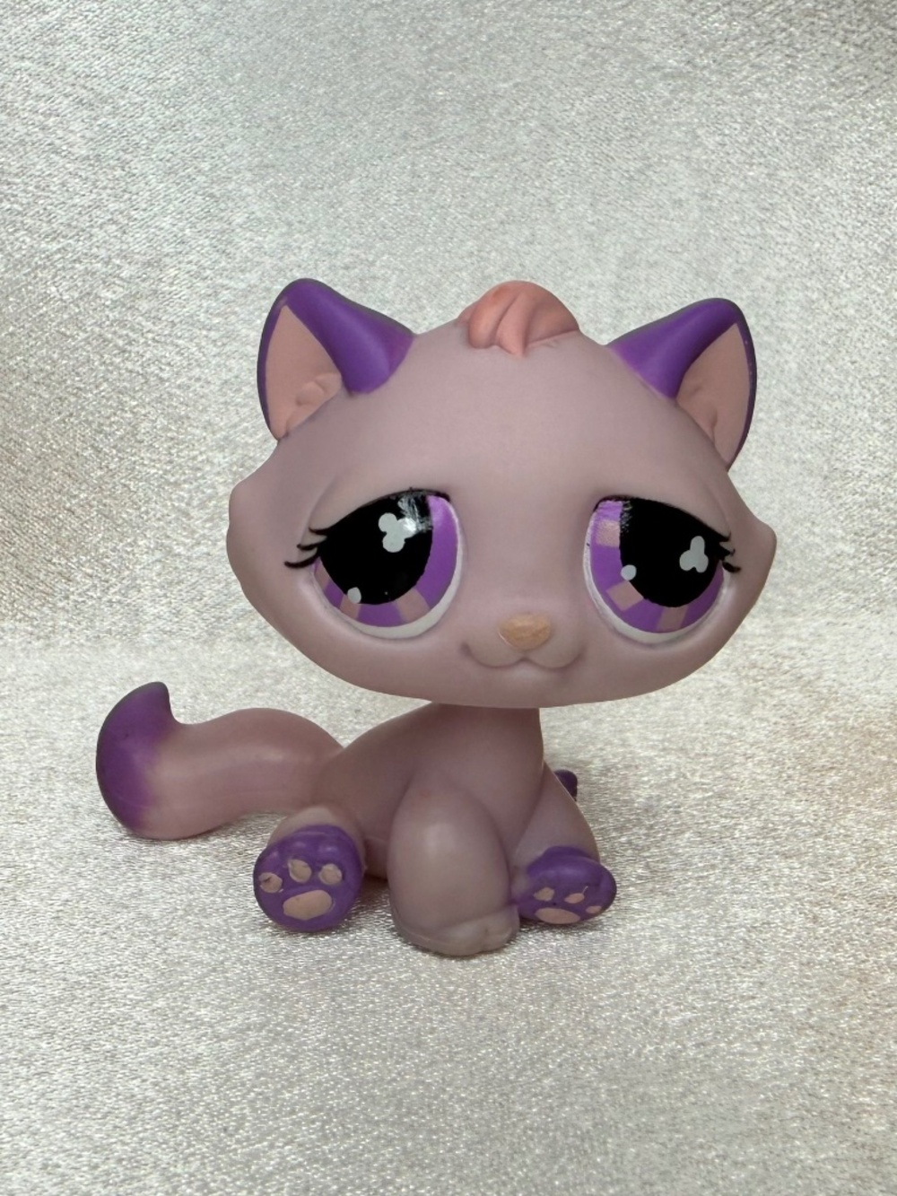 Littlest Pet Shop #576 Lilac Sitting Kitten Figure